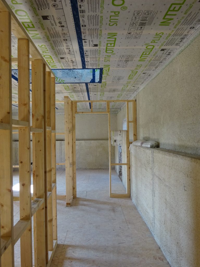 Airtightness membrane and detailing to ceiling